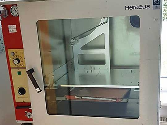 Heräus Vacuum Oven